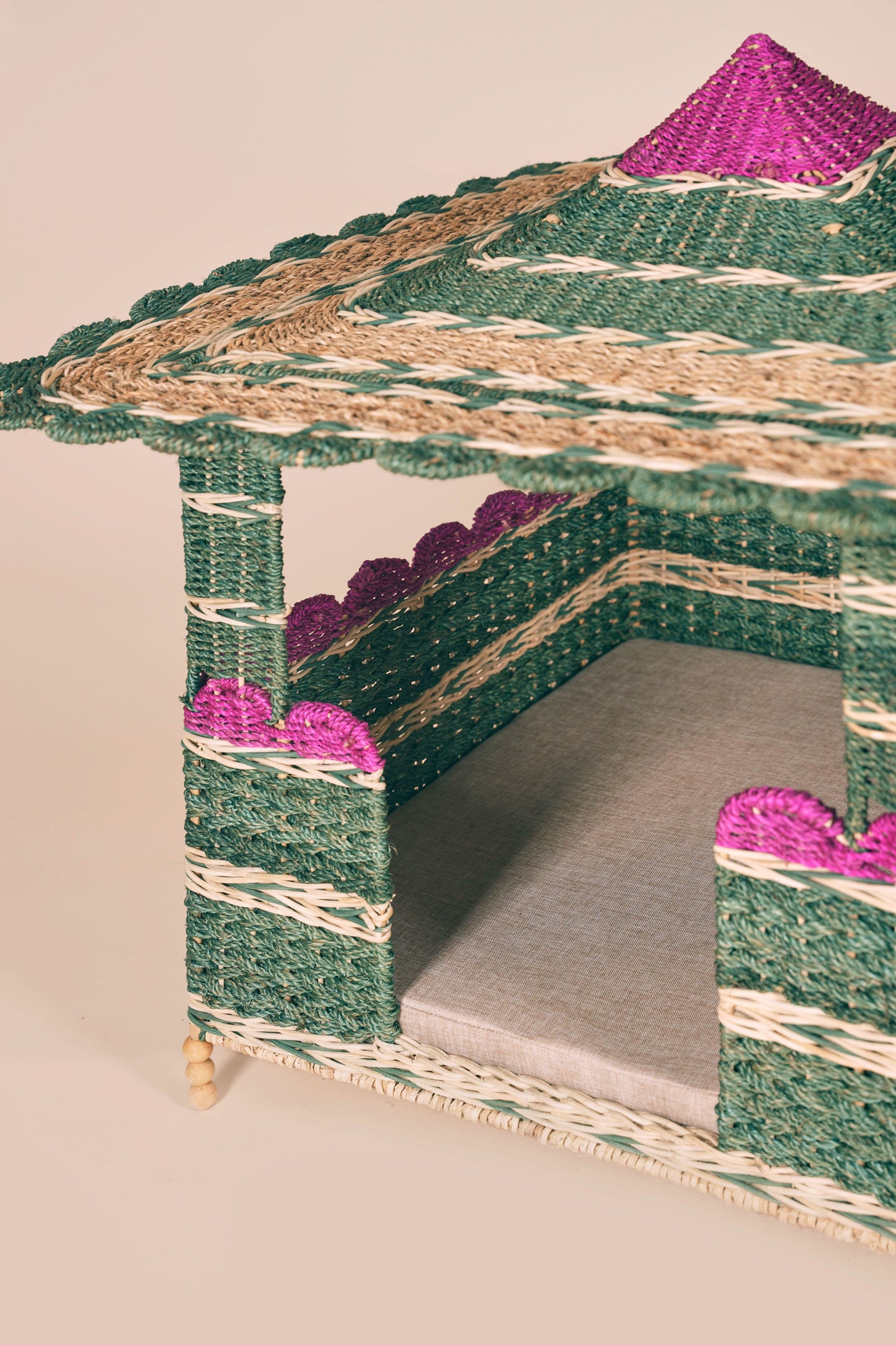 Abaca Pet Hut (Reserved for Alfie)